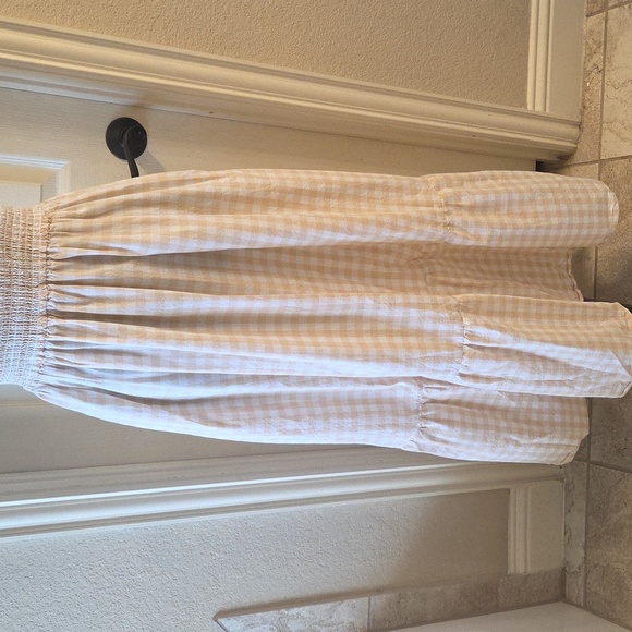 Chic Beige Checkered Maxi Dress With Pockets - Picture 13 of 16